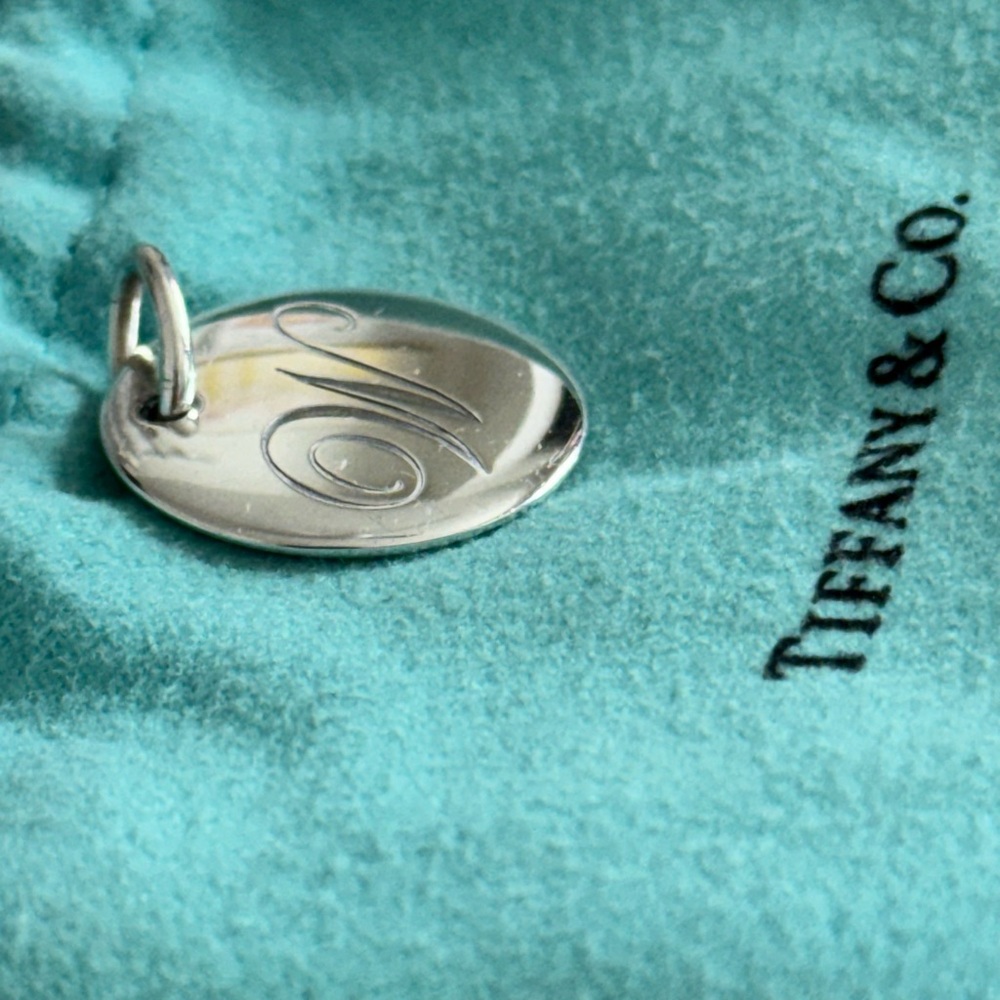 Tiffany & Co. Silver Notes Alphabet disc charm pendant letter W - Picture 4 of 7